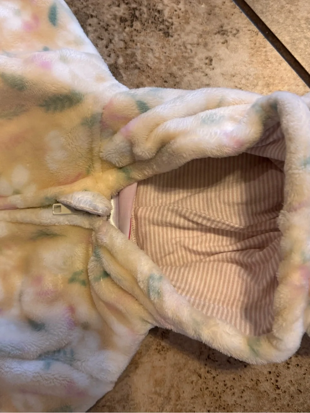 Baby girl bundle of Buc-ee’s onesie 3m & Penelope Mack fleece footie onesie 3-6M